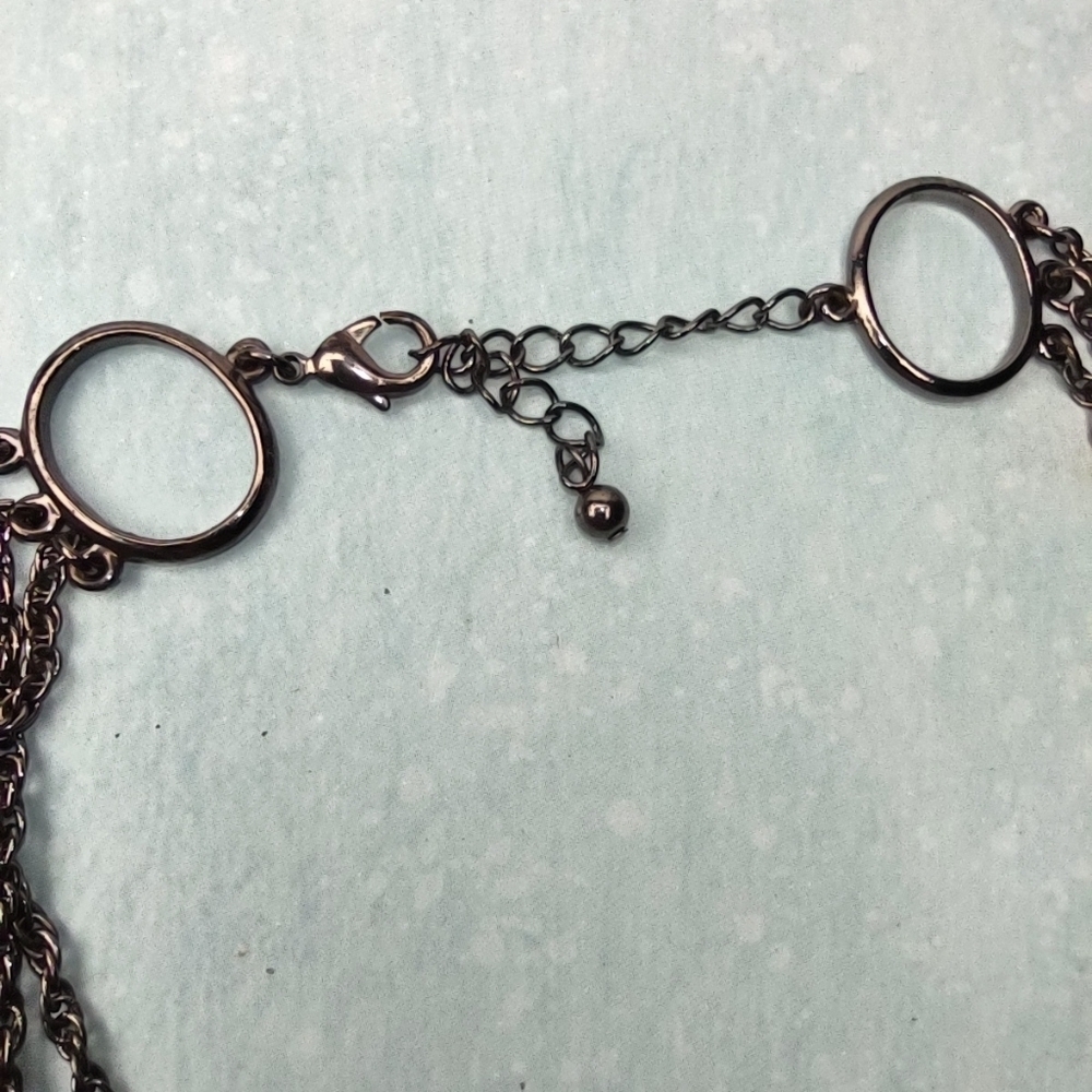👍5 for $20 Triple Layered Red & Black Bead Simple Chain Necklace - Picture 5 of 6